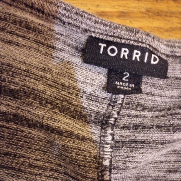 Torrid size 2 Gray Super Soft Plush Tunic Tee - Picture 6 of 8